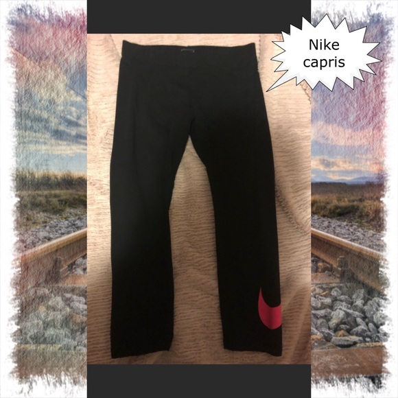 Nike Pants - Nike athletic capris